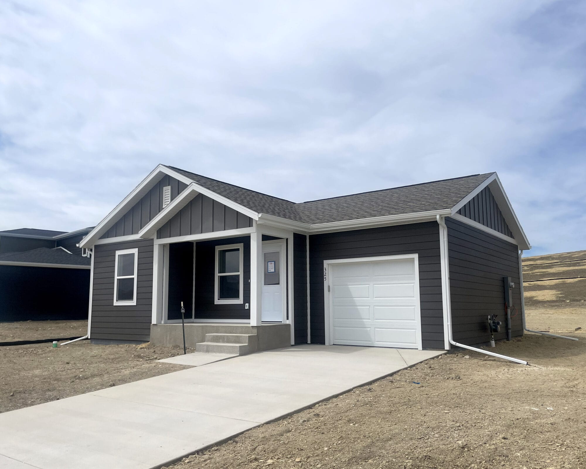 325 N Valley Dr