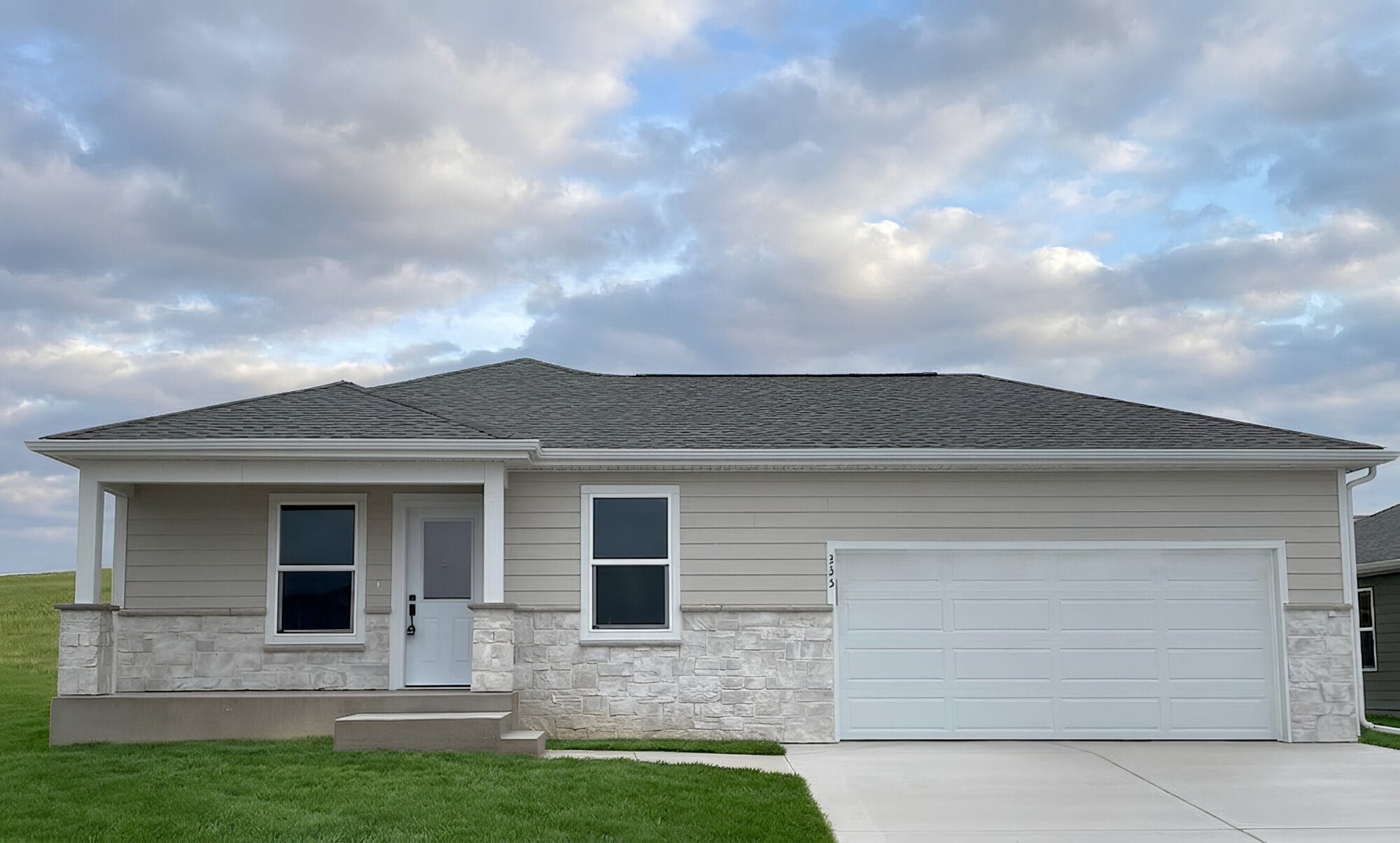 333 N Valley Dr